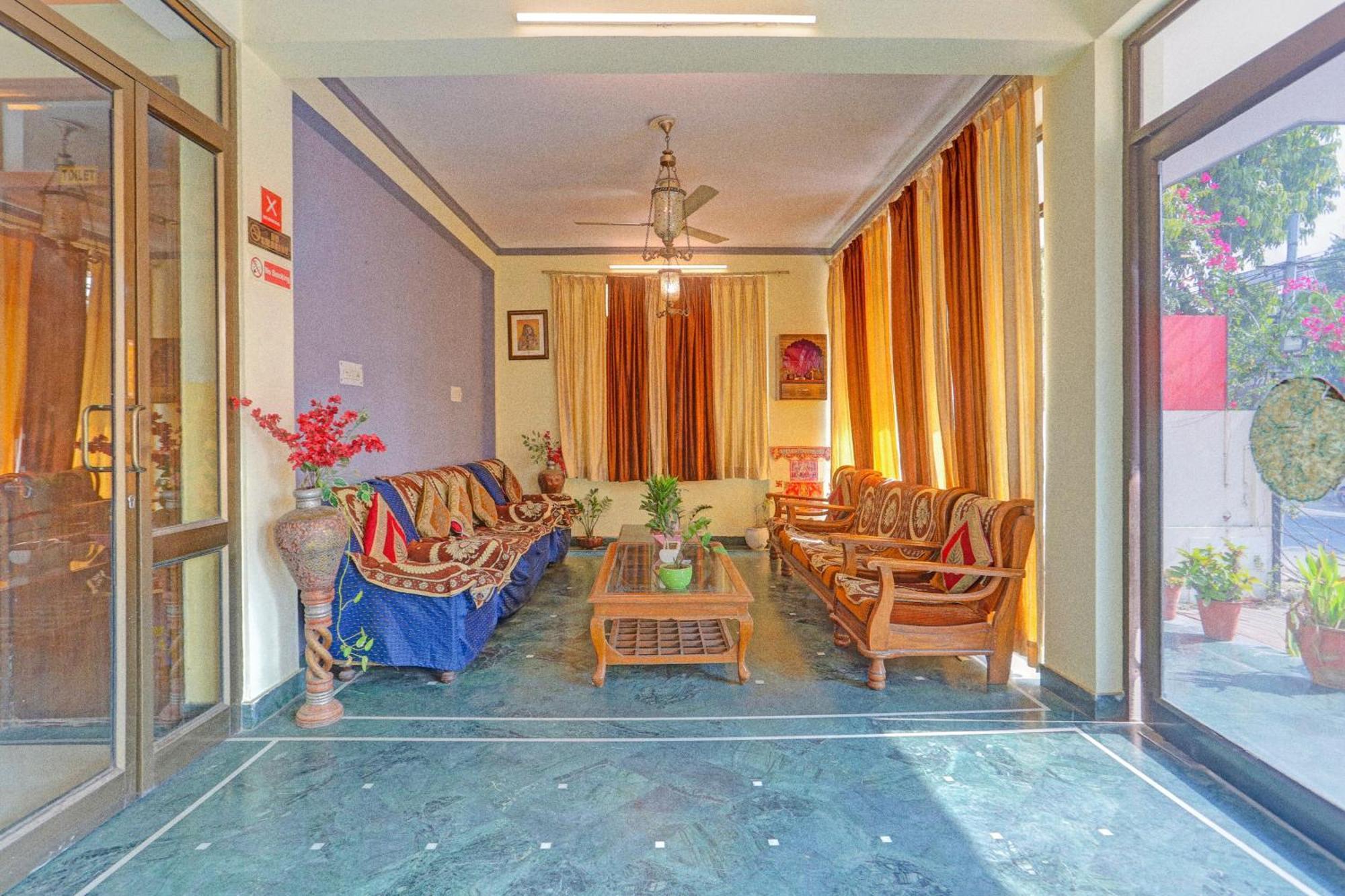 Super Collection O Bani Park Near Collectorate Circle Formerly Anuja Palace Jaipur Extérieur photo